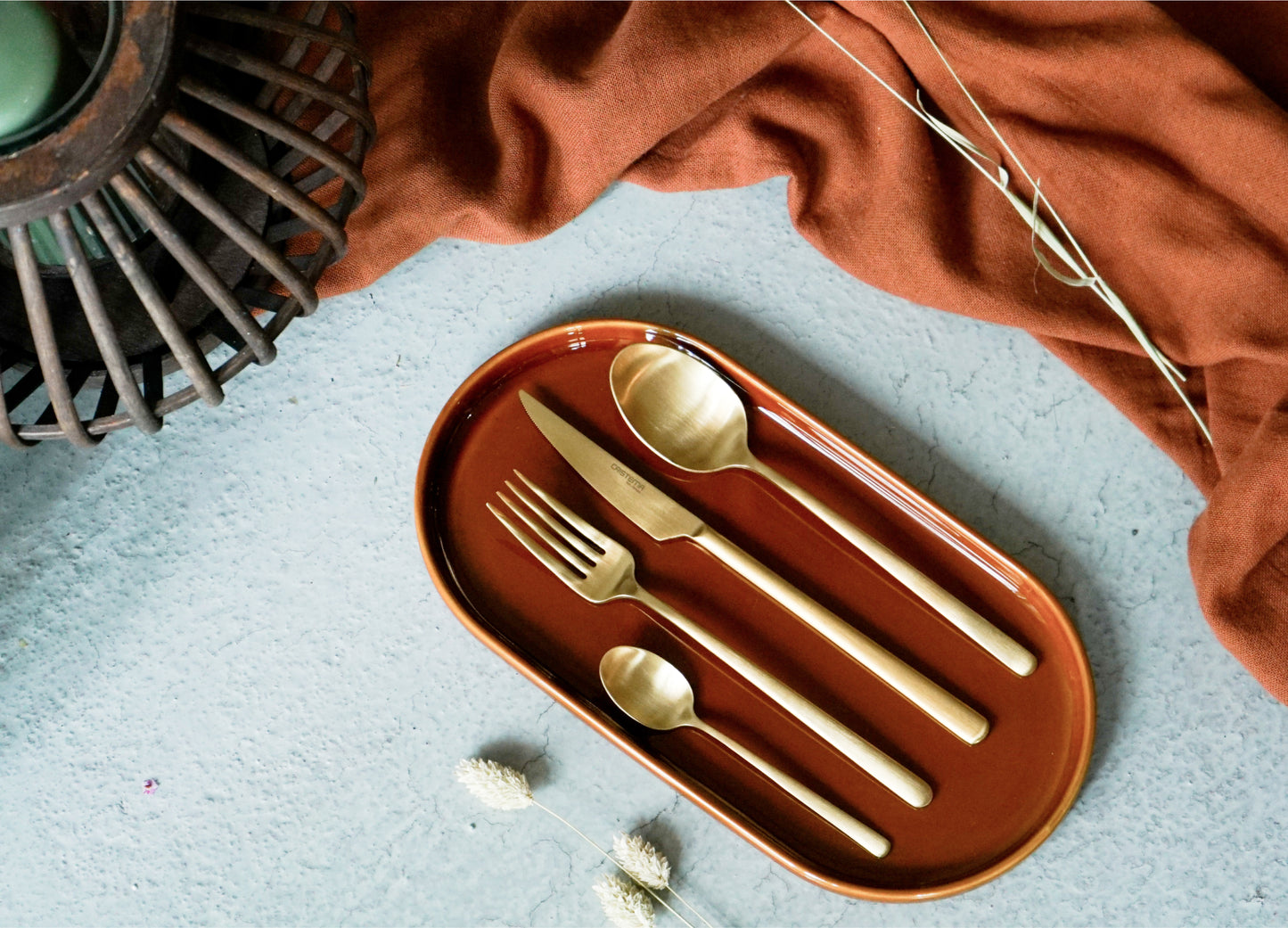 Set cubertería Meraki Gold (12 comensales)