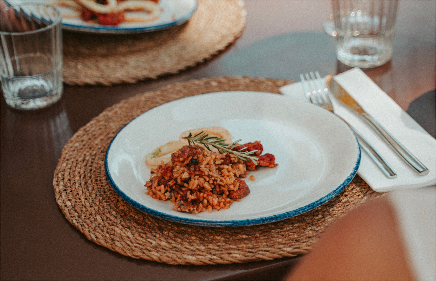 Bajo plato de mimbre (Pack de 6)